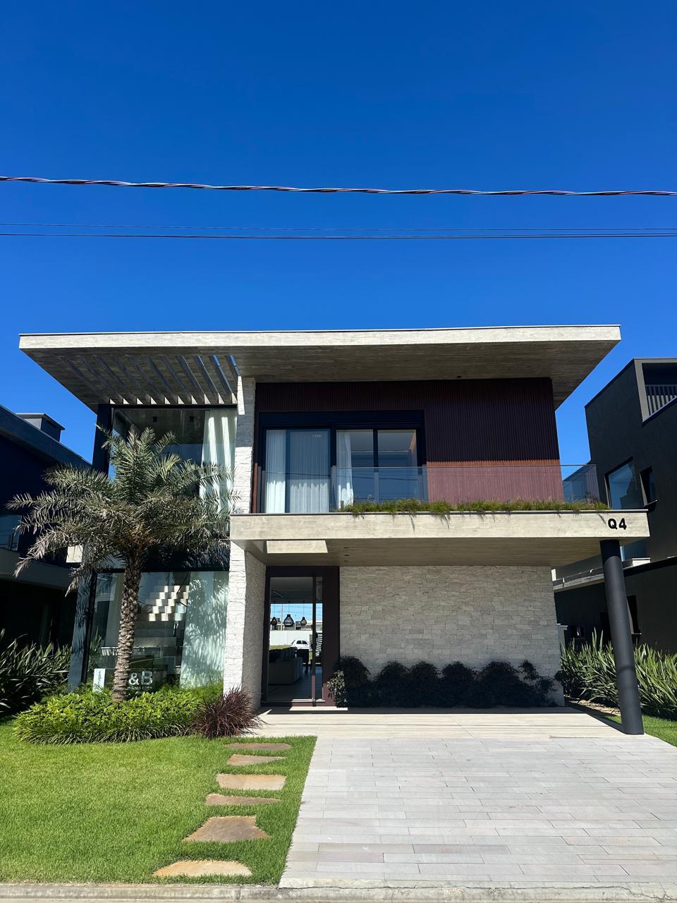 Casa 6 Dormitórios